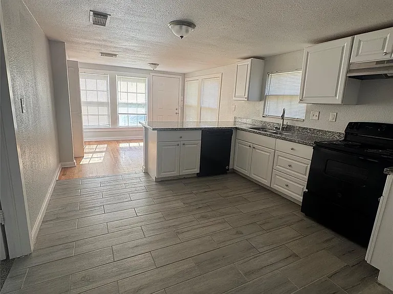 512 Rice St — Photo 4