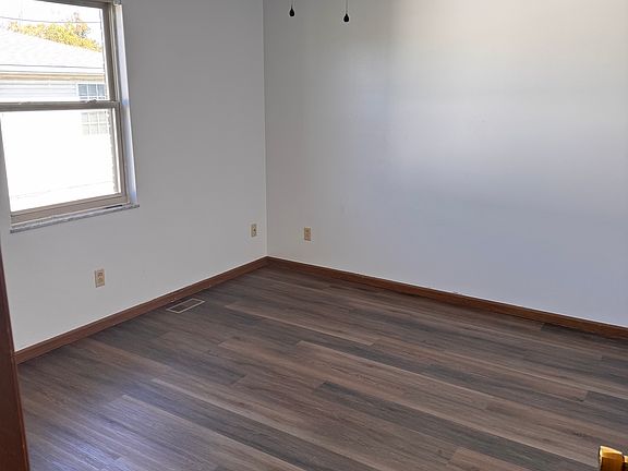 3rd image of 234 Stanley St #2