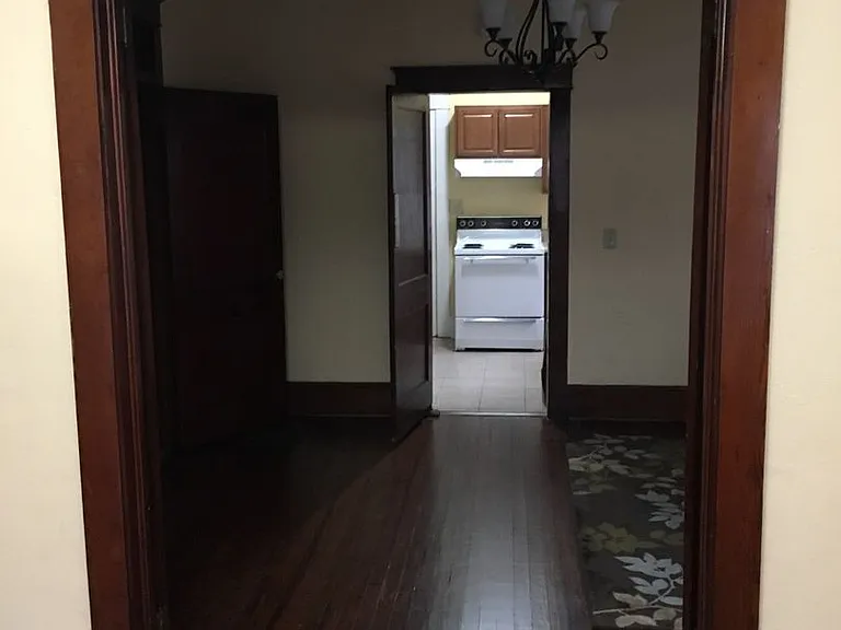 1106 Kershaw St — Photo 2