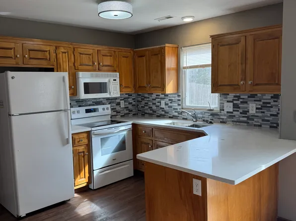 2723 Harrison Pl, Lawrence, KS 66047