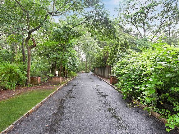 2nd image of 506 Bicycle Path