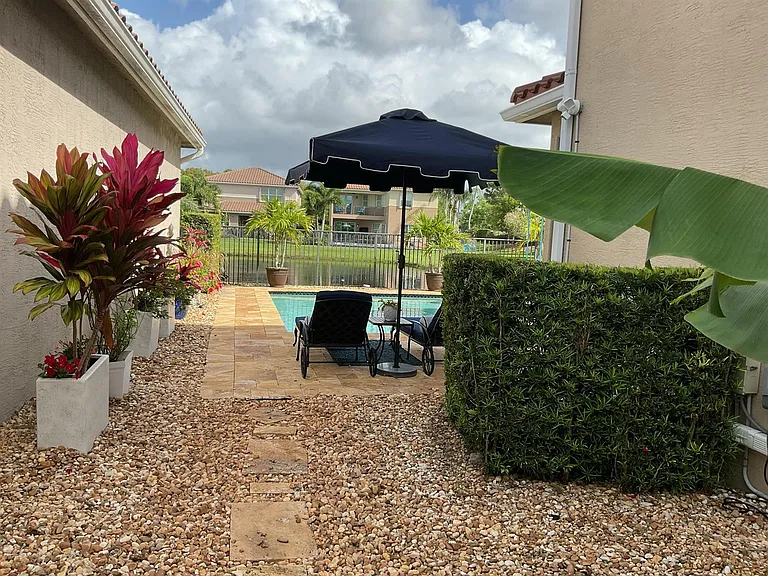 8219 Calabria Lakes Dr — Photo 100