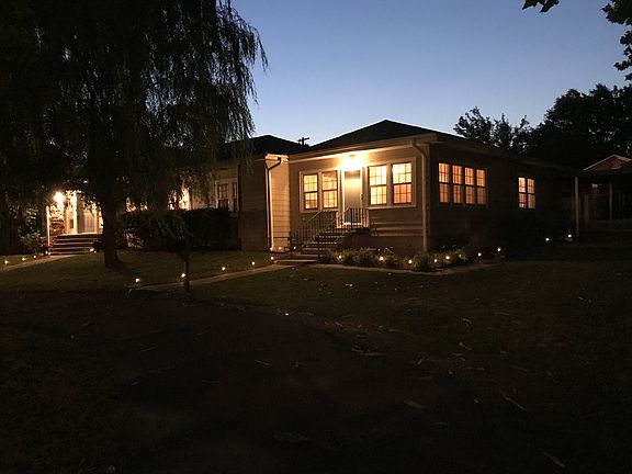 2nd image of 3021 Oak Ln
