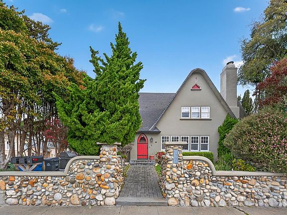 4th image of 410 Pine Ave