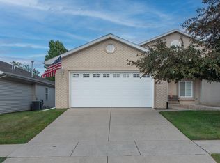 10677 Keystone Ln, Winfield, IN 46307