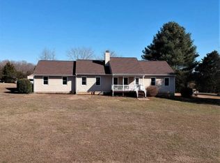 19243 Clover Hill Rd, Jeffersonton, VA 22724