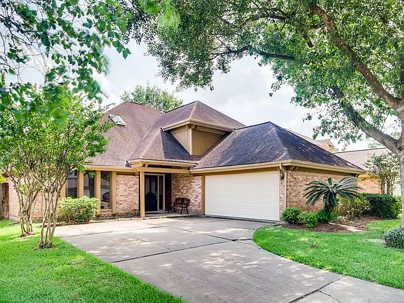 2nd image of 2520 Hadley Cir