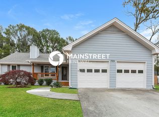 729 Fallowfield Dr, Loganville, GA 30052