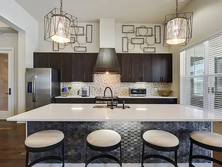 Creekside Crossing Apartments — Photo 22