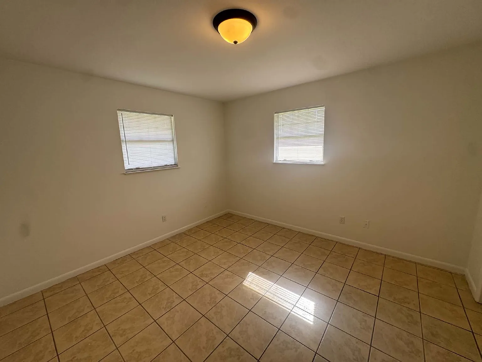 2 bed, 1.0 bath, 850 sqft, $1,250 — Photo 3