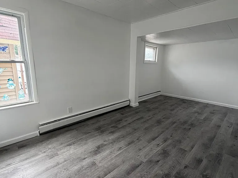 308-310 Barney St #3 — Photo 11