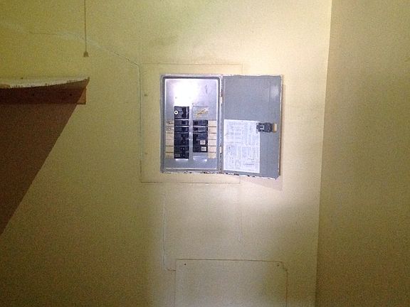5th image of 16343 Hermitage Ave