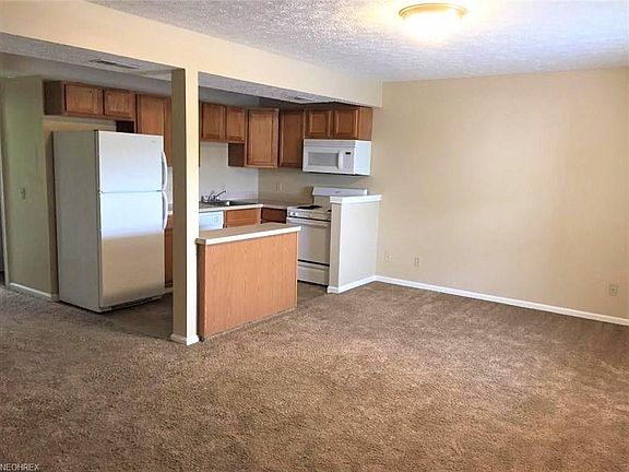 2nd image of 306 Northeast Ave APT D202