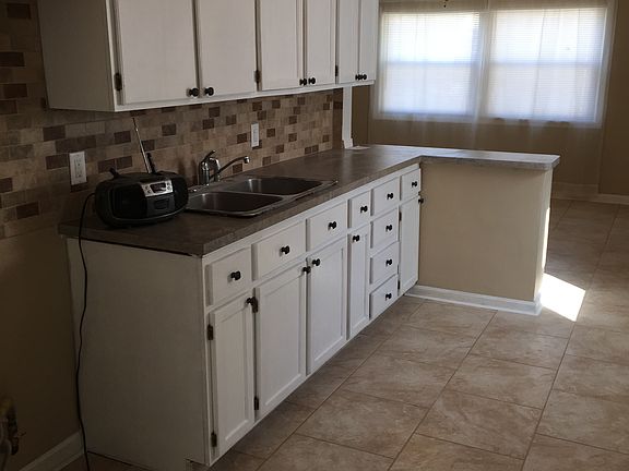 2nd image of 2036 Bancroft Ave