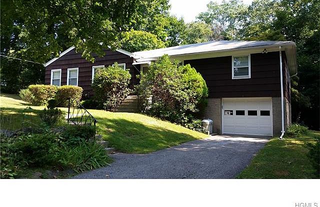 1st image of 6 Piping Rock Dr