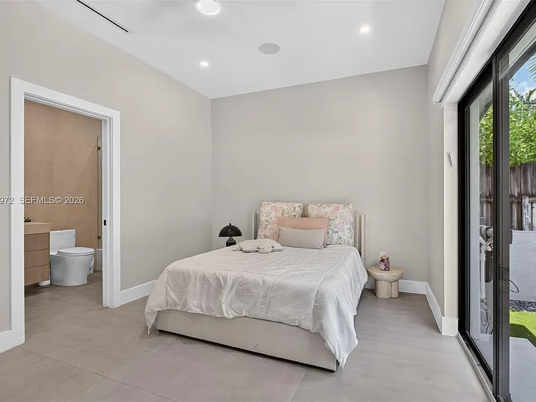 645 NE 53rd St — Photo 37