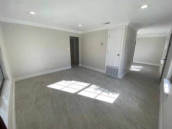 3rd image of 5809 Cherry Park #B