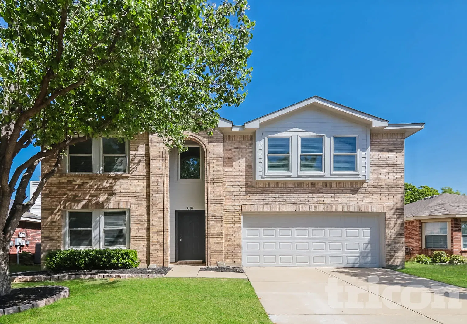 9101 Wagon Trl Cross Roads TX — Photo 1