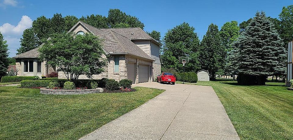 2nd image of 27135 John Dr #48