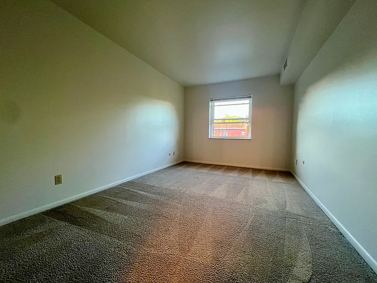 360 Maryland Ave — Photo 119
