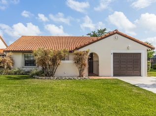 6 Capitol Ct, Deerfield Beach, FL 33442