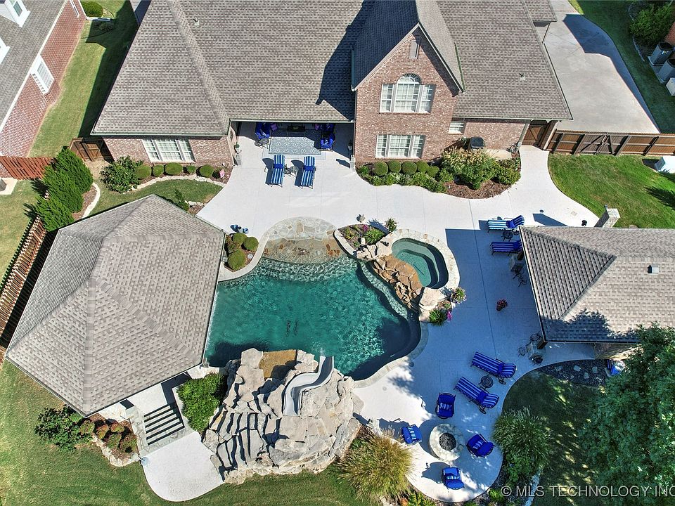 1st image of 212 Ashton Dr