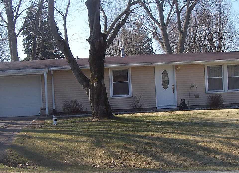 1st image of 2215 E Brookwood Dr