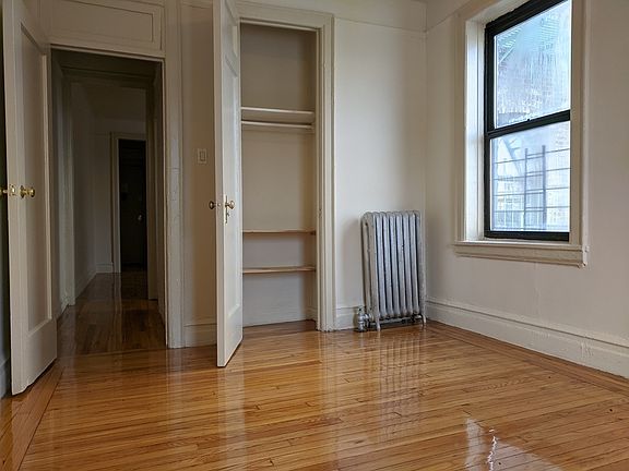 3rd image of 2390 Davidson Ave #1F