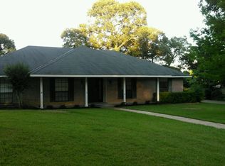 1525 E Medalist Rd, Pineville, LA 71360