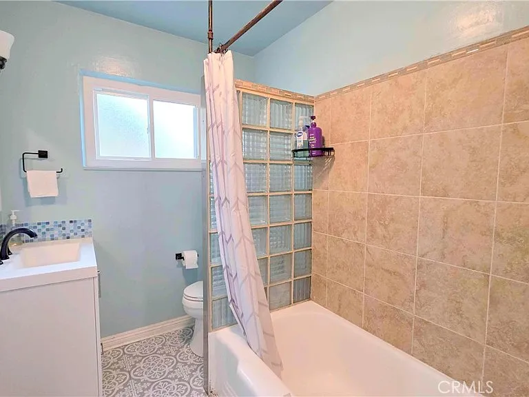 445 1/2 E Puente St — Photo 10