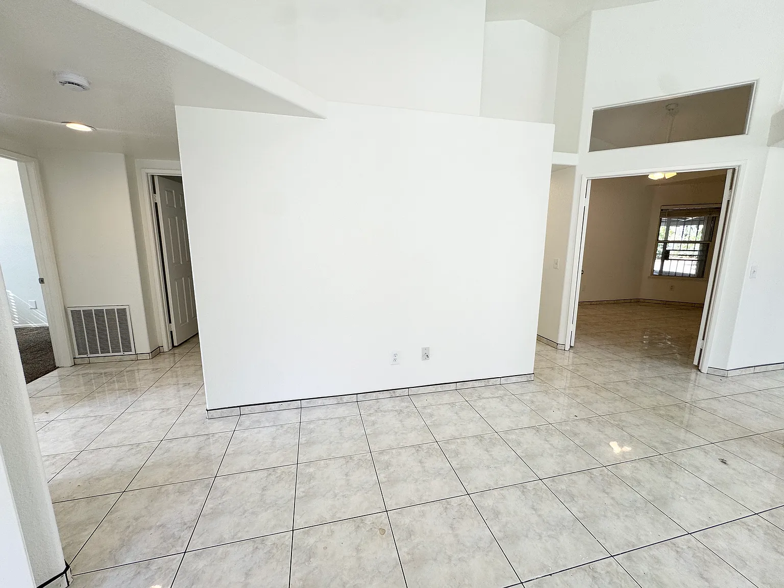 4 bed, 1625 sqft, $2,800 — Photo 3