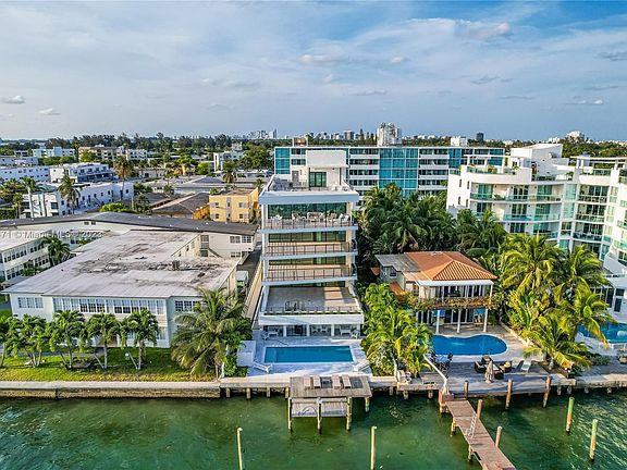 3rd image of 1930 Bay Dr #3 & 4