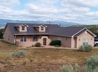 9 McCall Ln, Tijeras, NM 87059