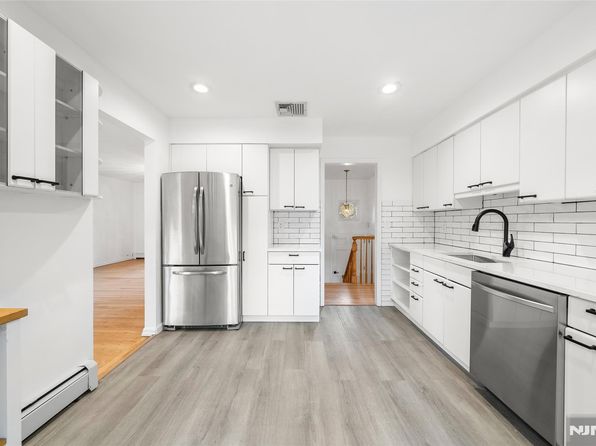 49 Lenox Ave