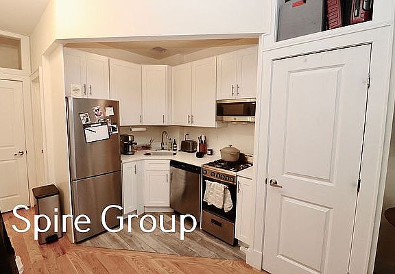 2nd image of 338 W 47th St APT 2A