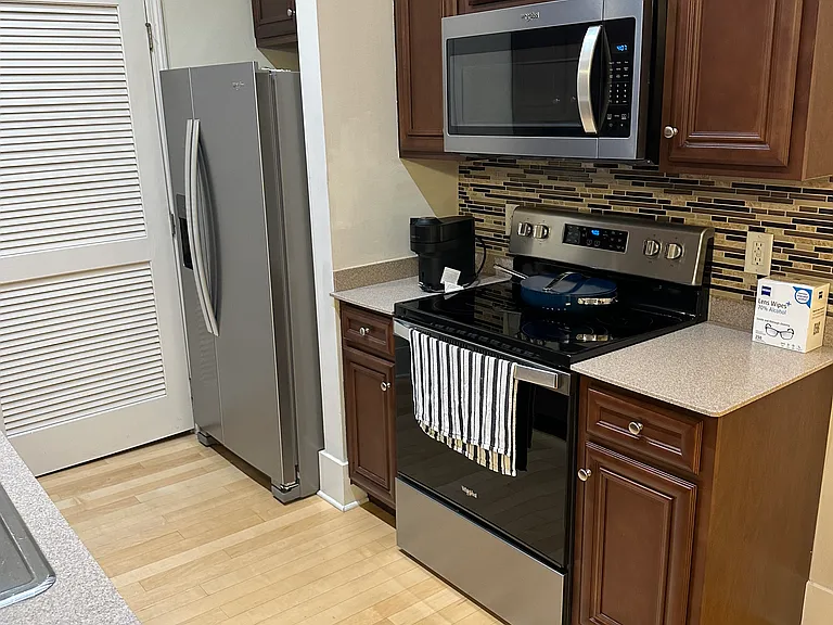 140 E Glenwood Ave #212 — Photo 10