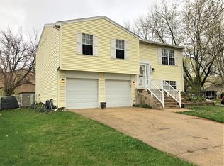 1012 W Briarcliff Rd, Bolingbrook, IL 60440