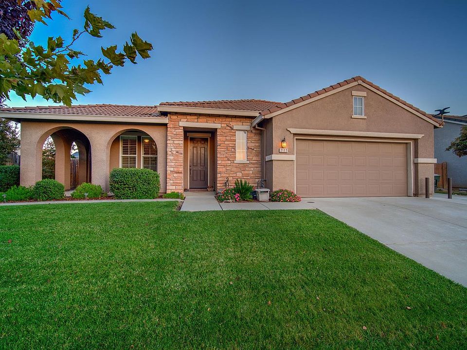 1st image of 2117 Golden Gate Dr