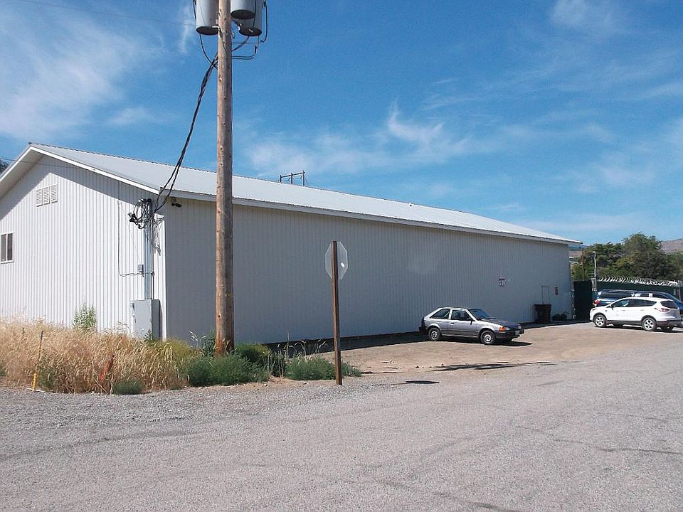 2nd image of 3907 Malaga Ave