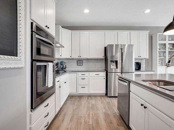 4th image of 713 Viola Dr