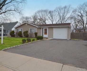144 Boyle Rd, Selden, NY, 11784