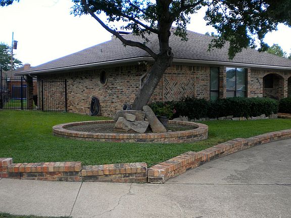 3rd image of 3421 Briarcliff Ct S