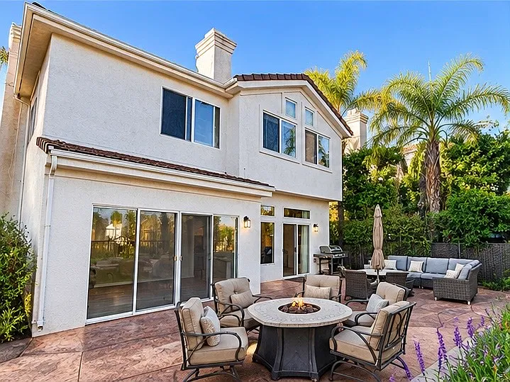 4 bed, 3.5 bath, 3149 sqft, $8,193 — Photo 3