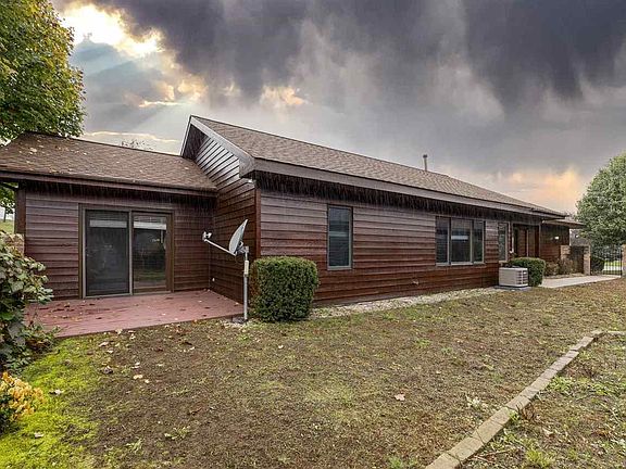 3rd image of 947 Hammond Pl S