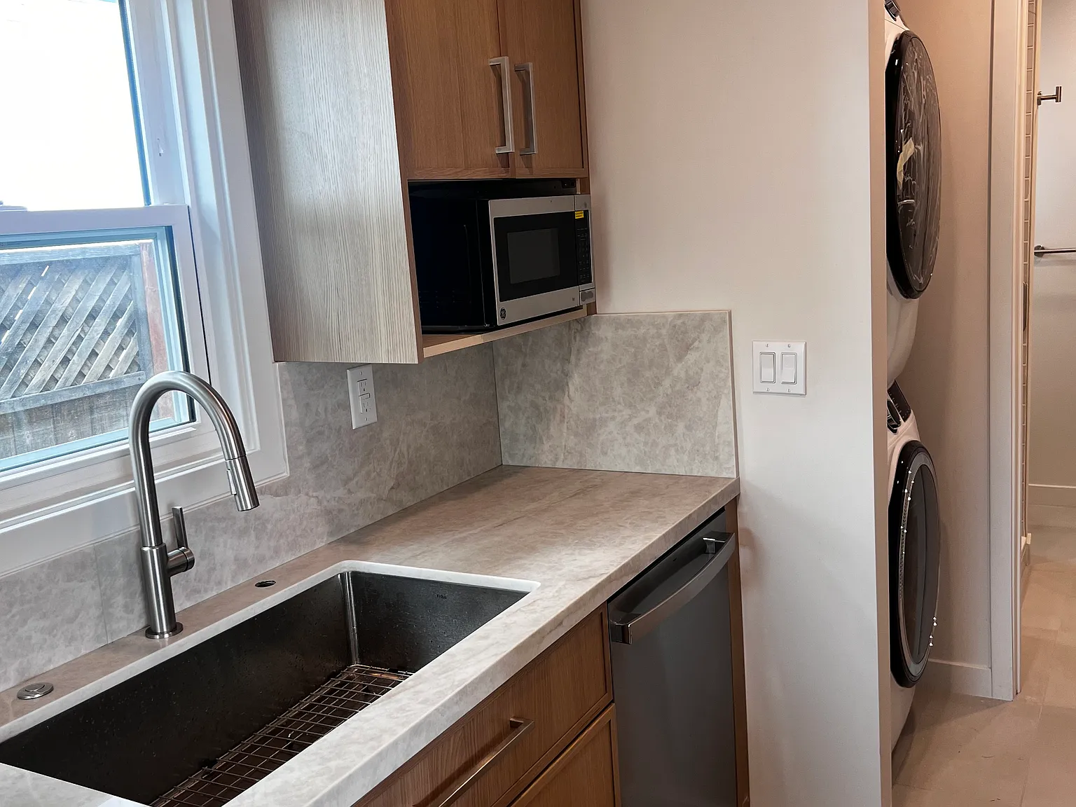 343 Locust St — Photo 3