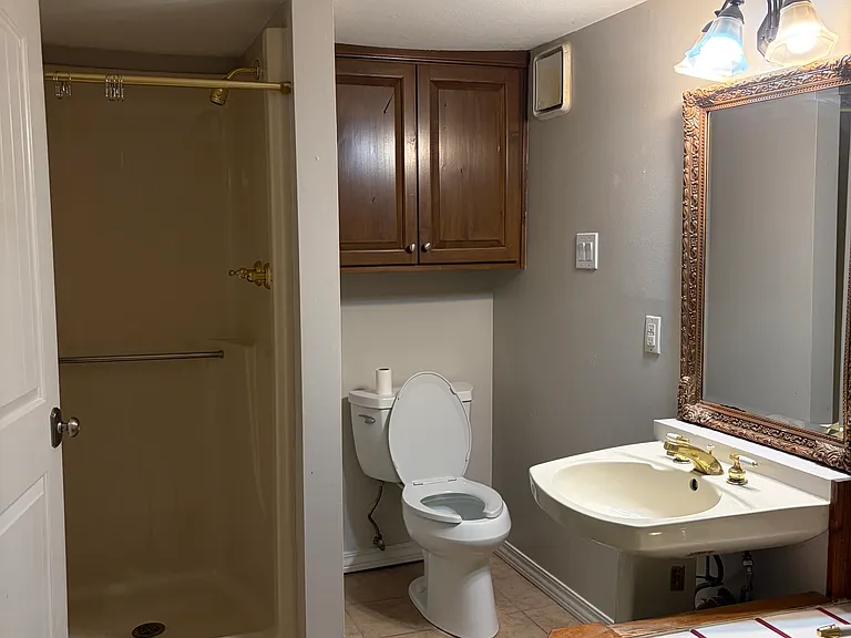 4 Douglas St #1 — Photo 5