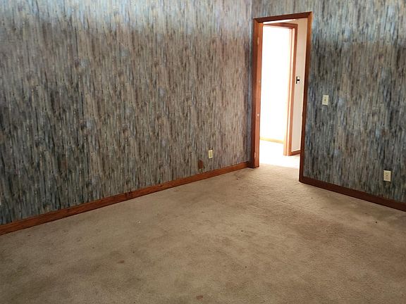 4th image of 1414 Hazel St