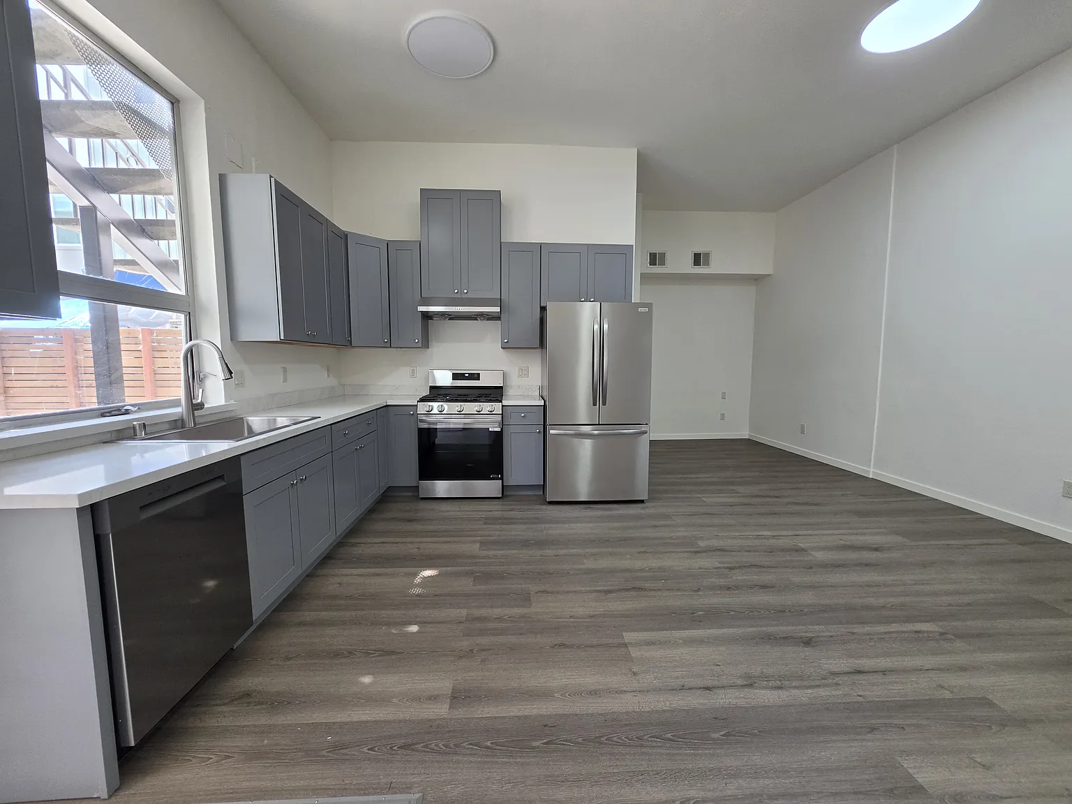 2 bed, $2,500 — Photo 4