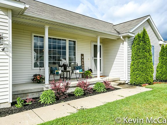 4th image of 664 Green Meadows Dr