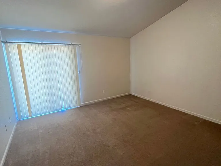 550 Castlerock Ave — Photo 18